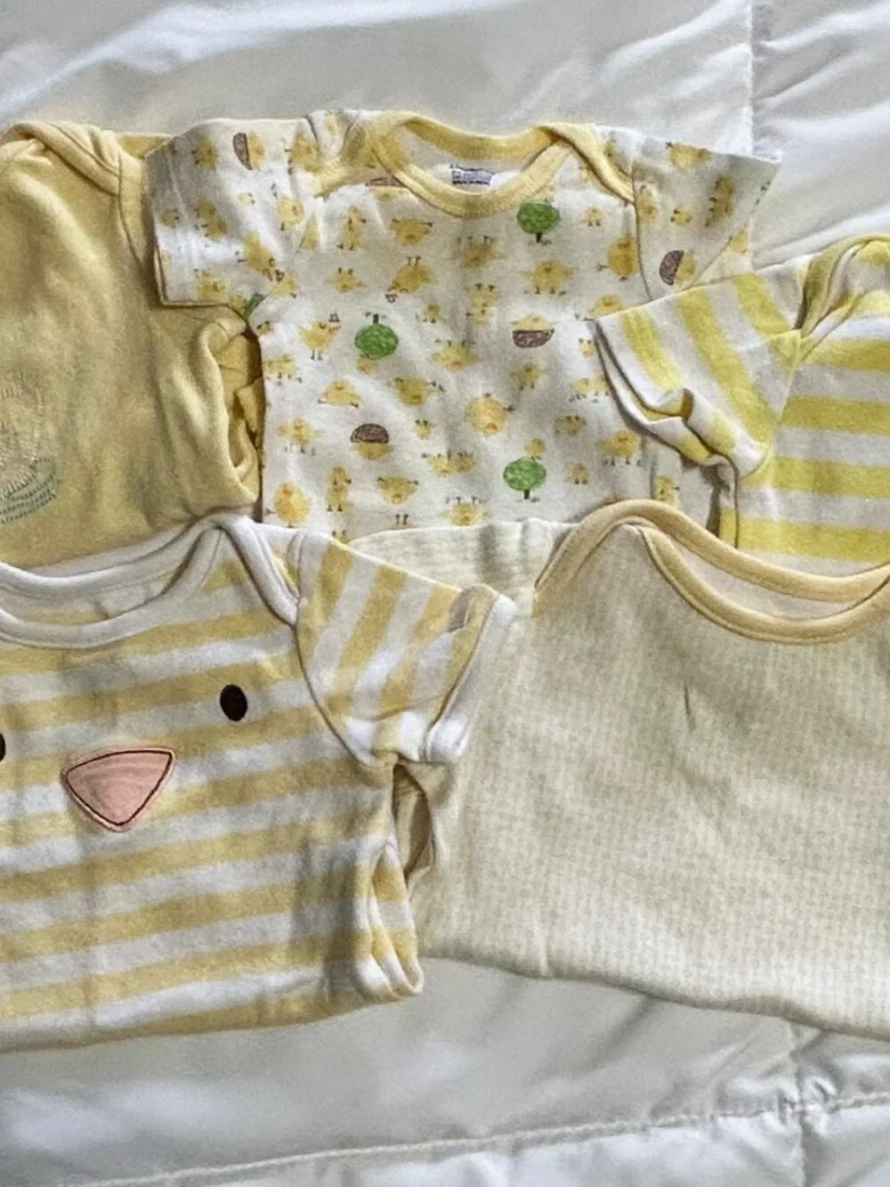 0-3 mos Baby Short Sleeve Bodysuit Lot - 5 pieces - unisex yellow ducks